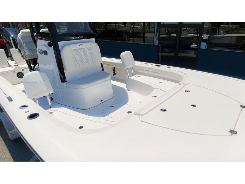 2027 Tidewater 2500 Carolina Bay