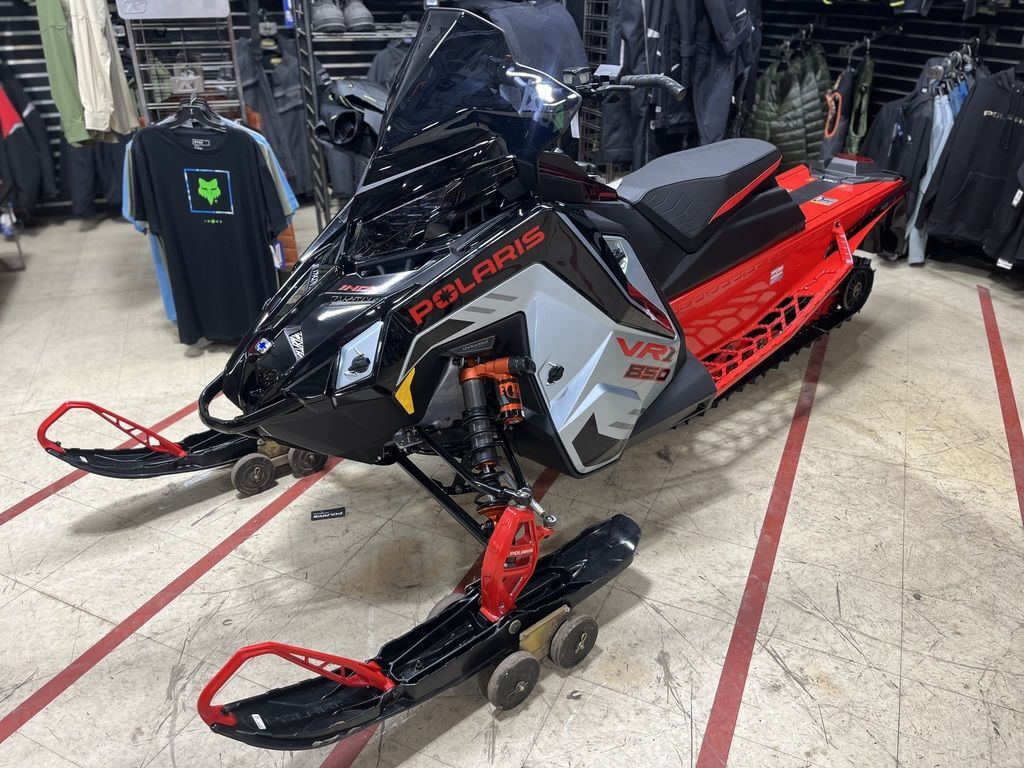 2026 Polaris® 850 INDY VR1 137 Dynamix Premium Frosted Silver Met / B Snowmobile snowmobile