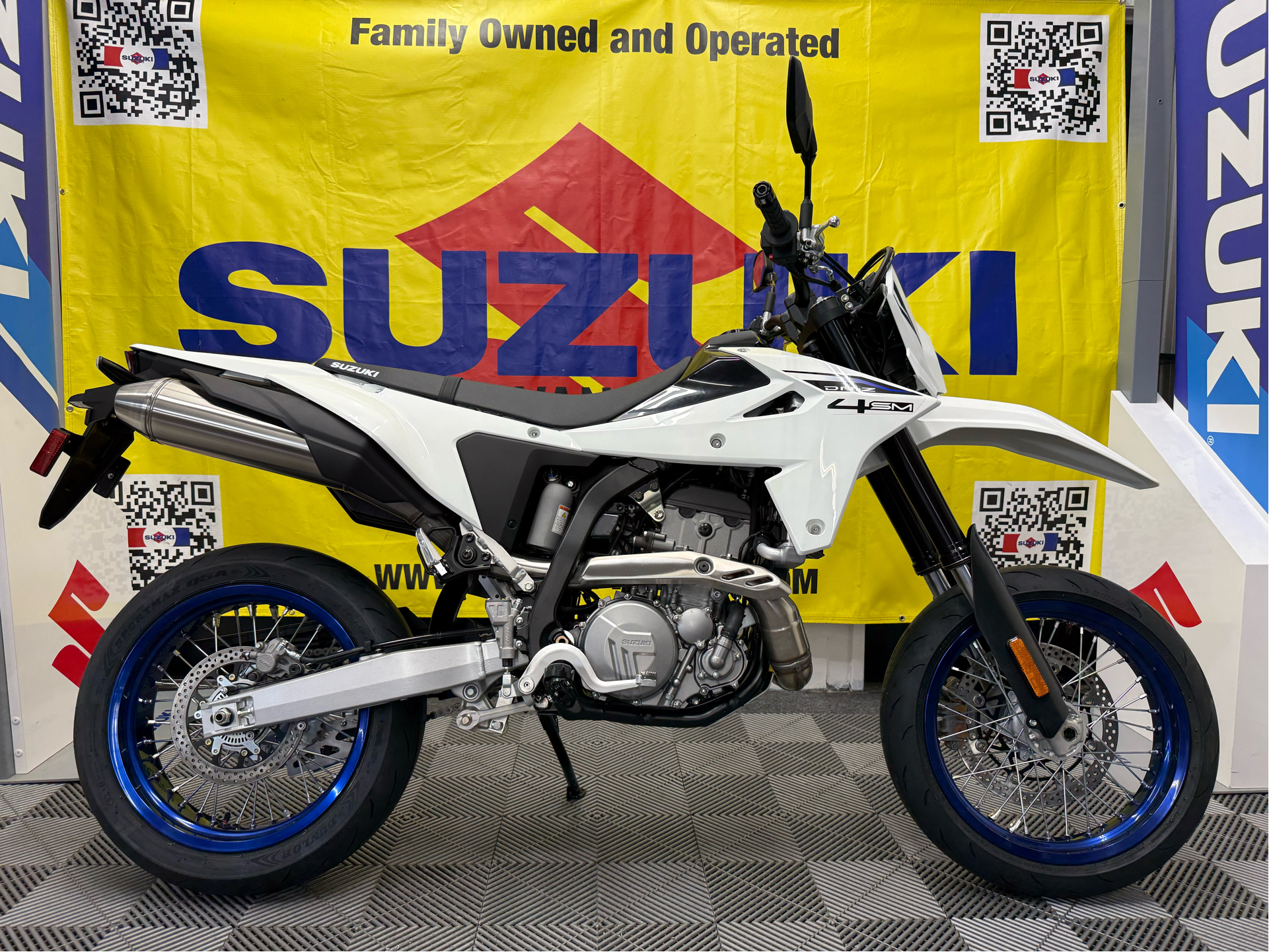 2025 Suzuki DR-Z4SM BASE in Van Nuys, CA