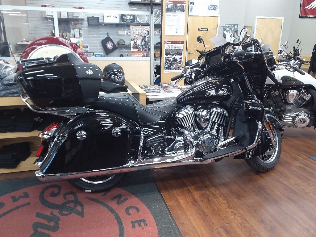 2024 Indian Motorcycle® Roadmaster® Spirit Blue Metallic/Silver Quartz Metalli LIMITED in Augusta, ME