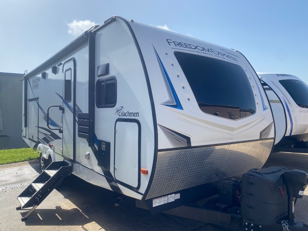 2021 Coachmen Rv Freedom Express Ultra Lite 259FKDS in jackson MO