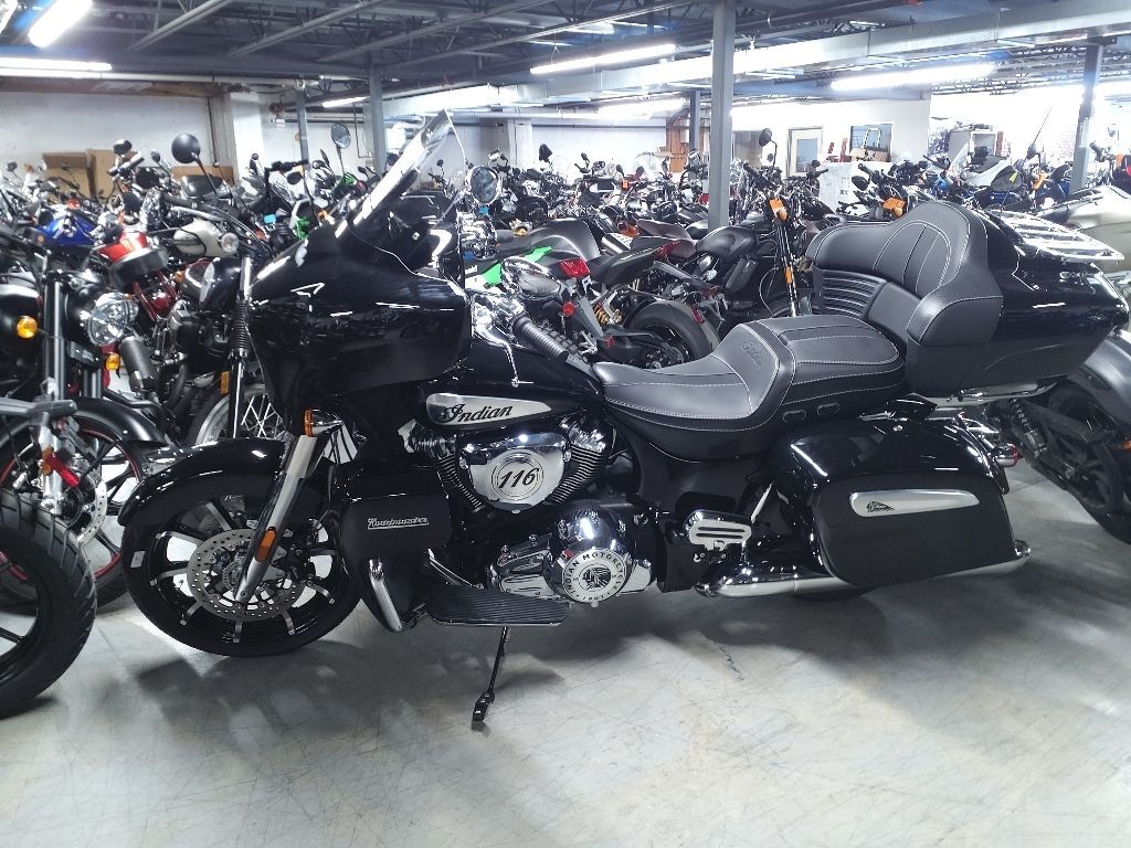 2025 Indian Motorcycle® Roadmaster® Maroon Metallic/Silver Quartz Metallic LIMITED in Augusta, ME