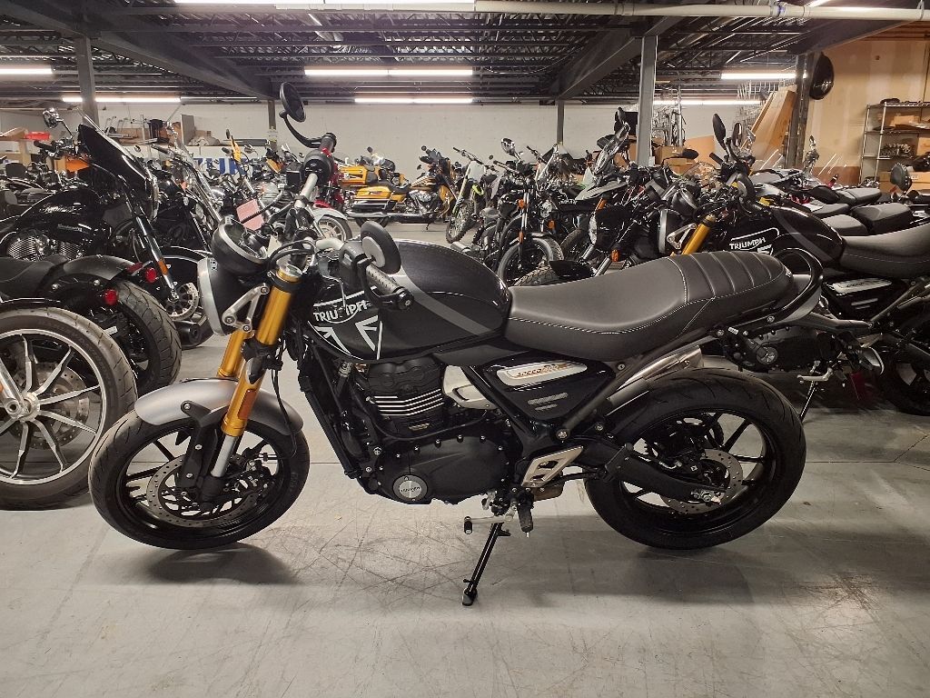 2025 Triumph Speed 400 Carnival Red / Storm Grey BASE in Augusta, ME
