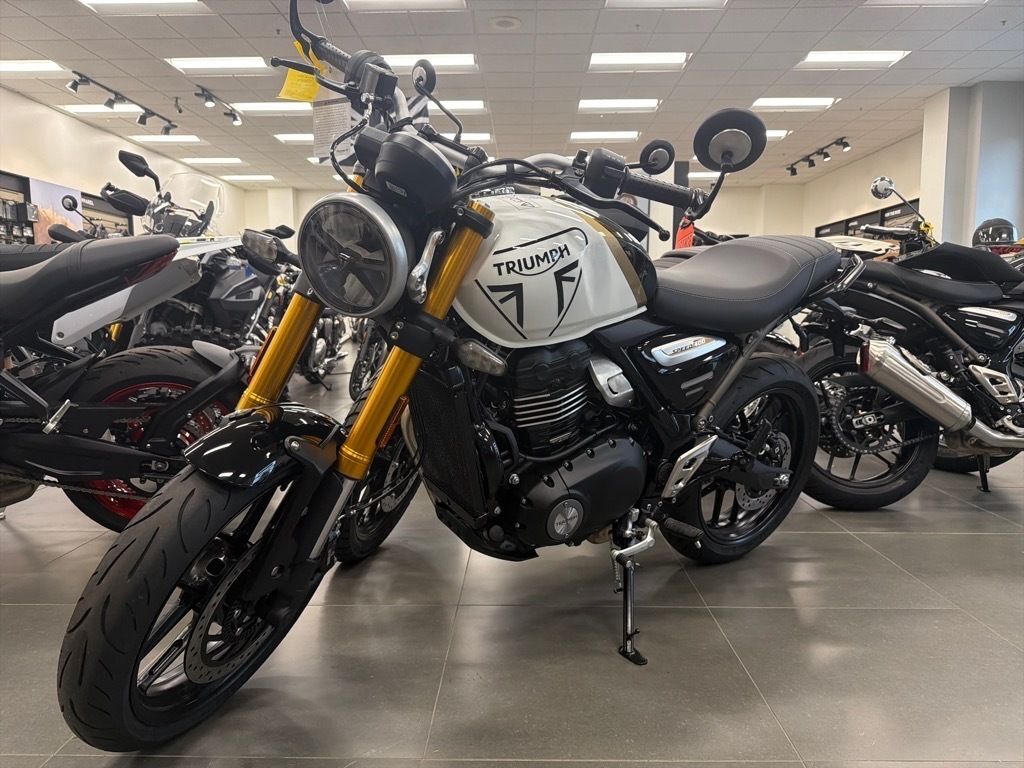 2026 Triumph Speed 400 Phantom Black/Storm Grey BASE in Augusta, ME