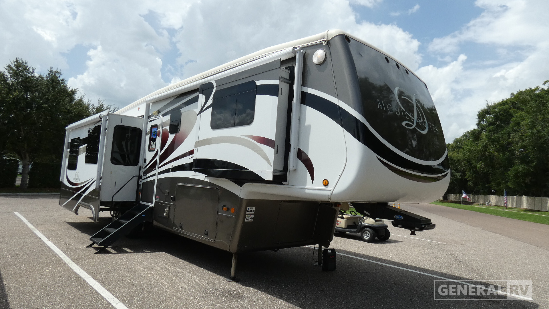 2012 DRV LUXURY SUITES MOBILE SUITES 38RSSB3 in dover FL