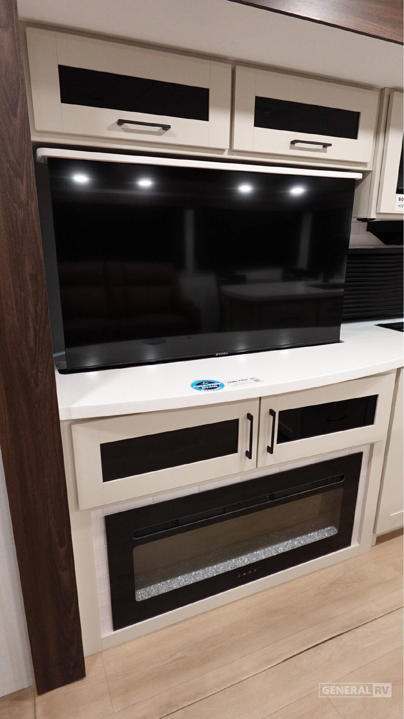A photo of this 2027 Alliance Rv DELTA 292RL