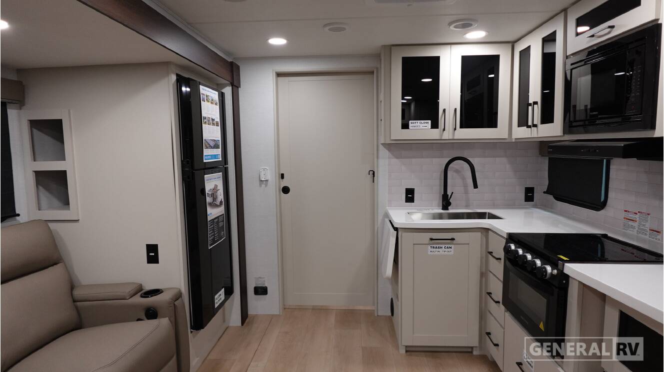 A photo of this 2027 Alliance Rv DELTA 252RL