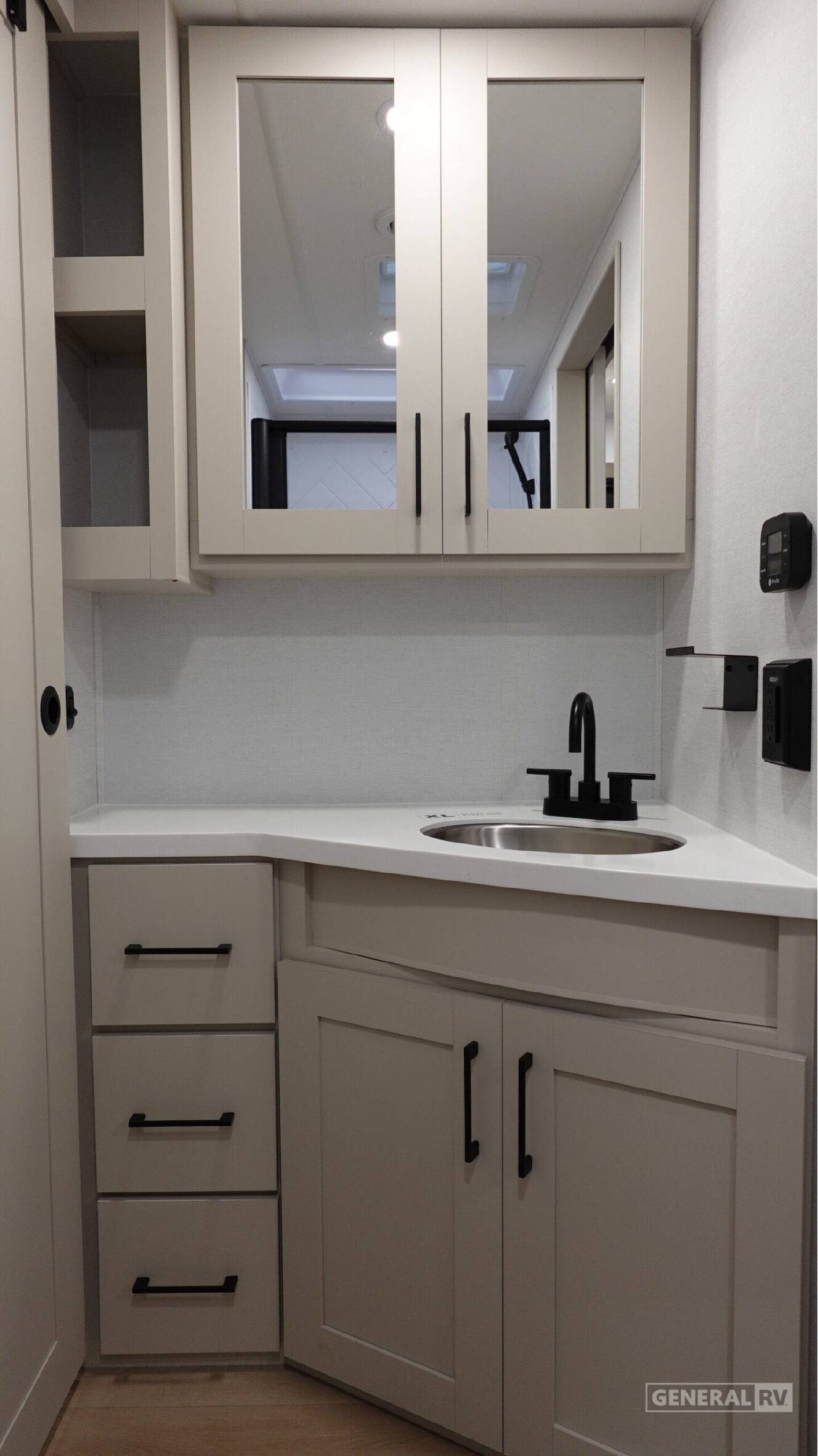 A photo of this 2027 Alliance Rv DELTA 252RL