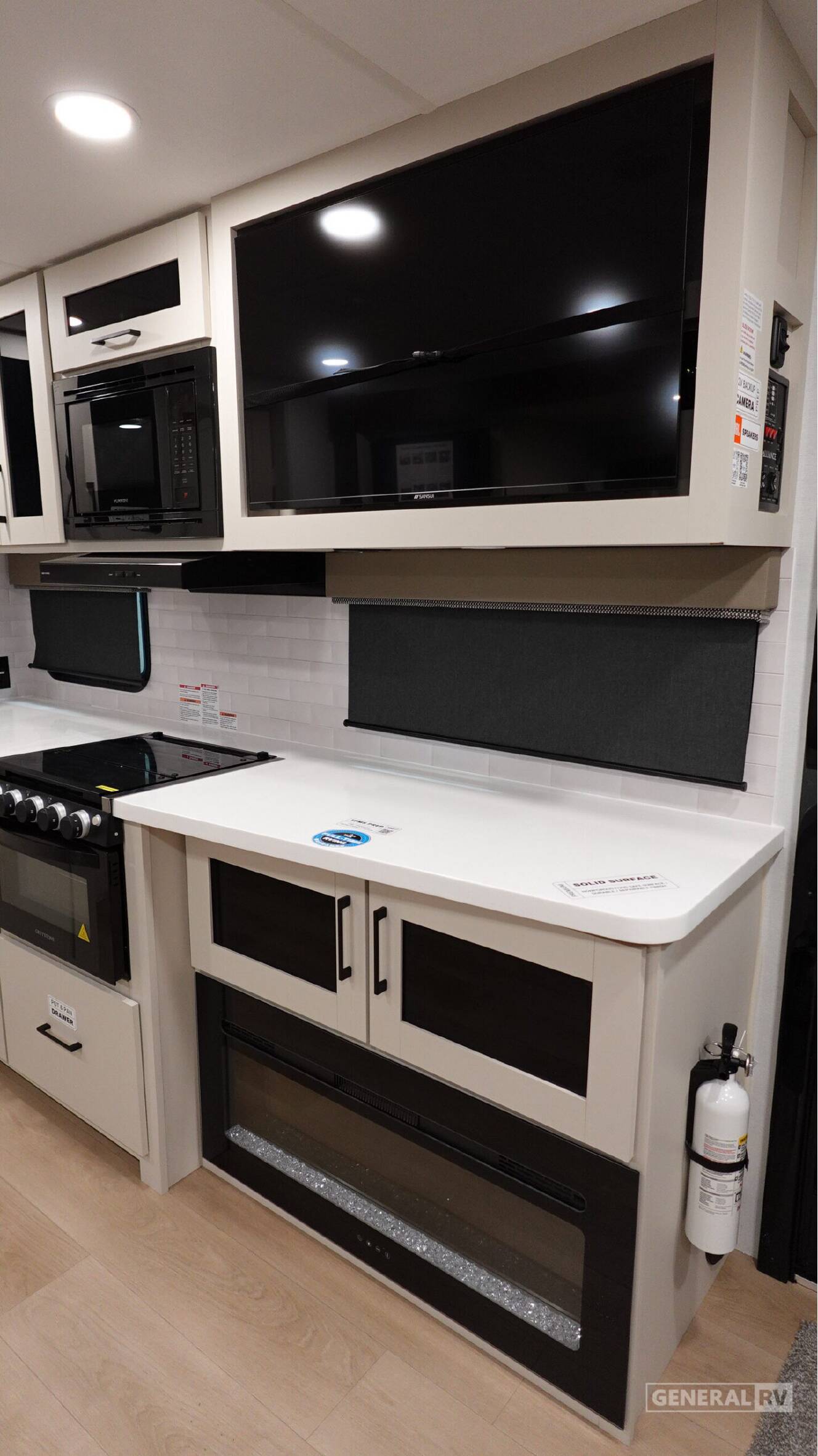 A photo of this 2027 Alliance Rv DELTA 252RL