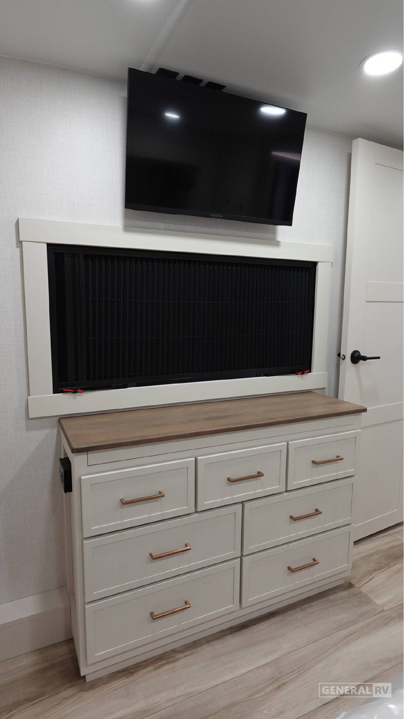 A photo of this 2027 Brinkley MODEL Z 3200