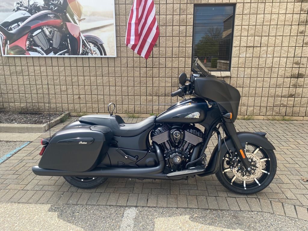 2025 Indian Motorcycle® Chieftain® Dark Horse® w/PowerBand Audio Black Smoke DARK HORSE WITH POWERBAND AUDIO PACKAGE in Clinton Twp, MI
