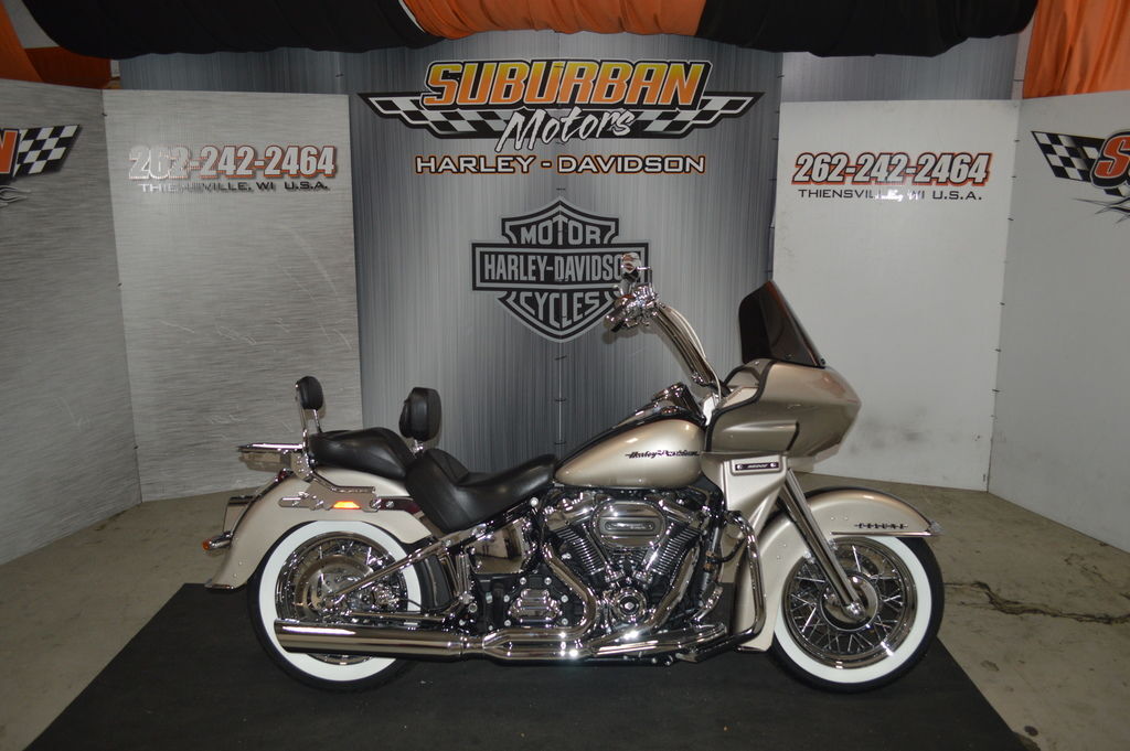 2018 Harley-Davidson® FLDE - Softail® Deluxe DELUXE in Thiensville, WI