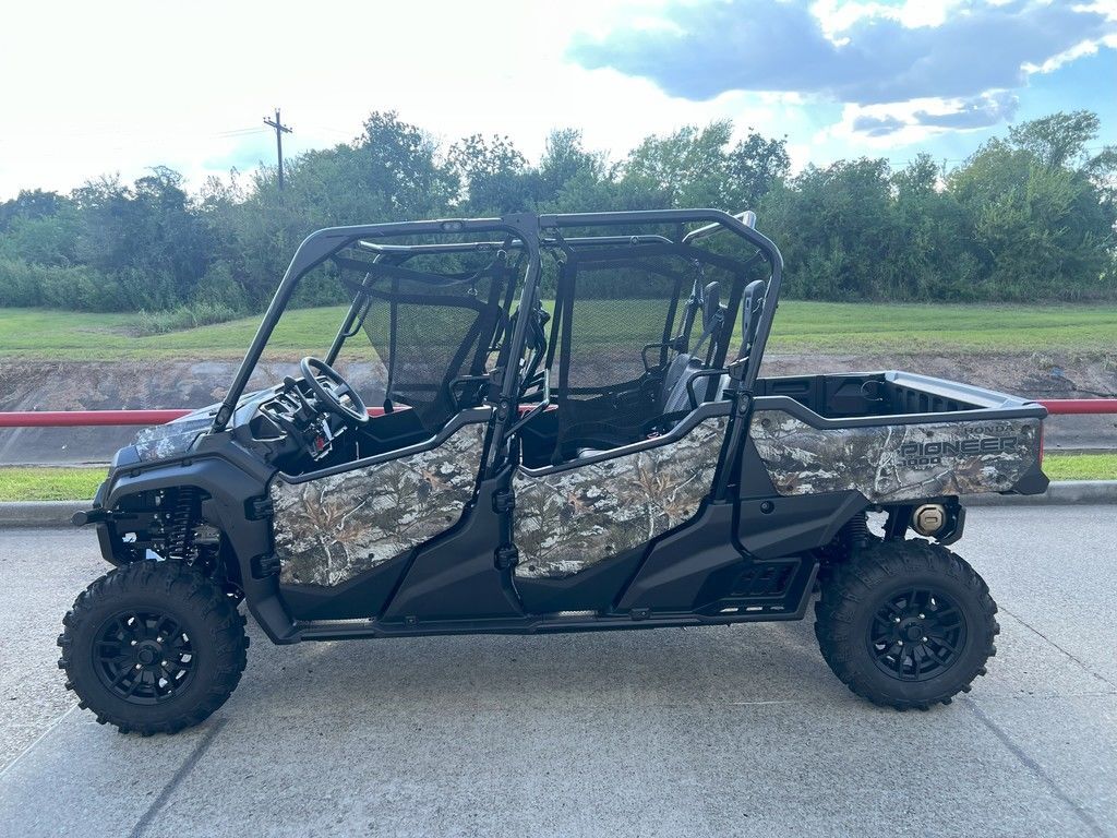 2025 Honda® Pioneer 1000-6 Deluxe Crew TrueTimber Atera Camo in beaumont TX