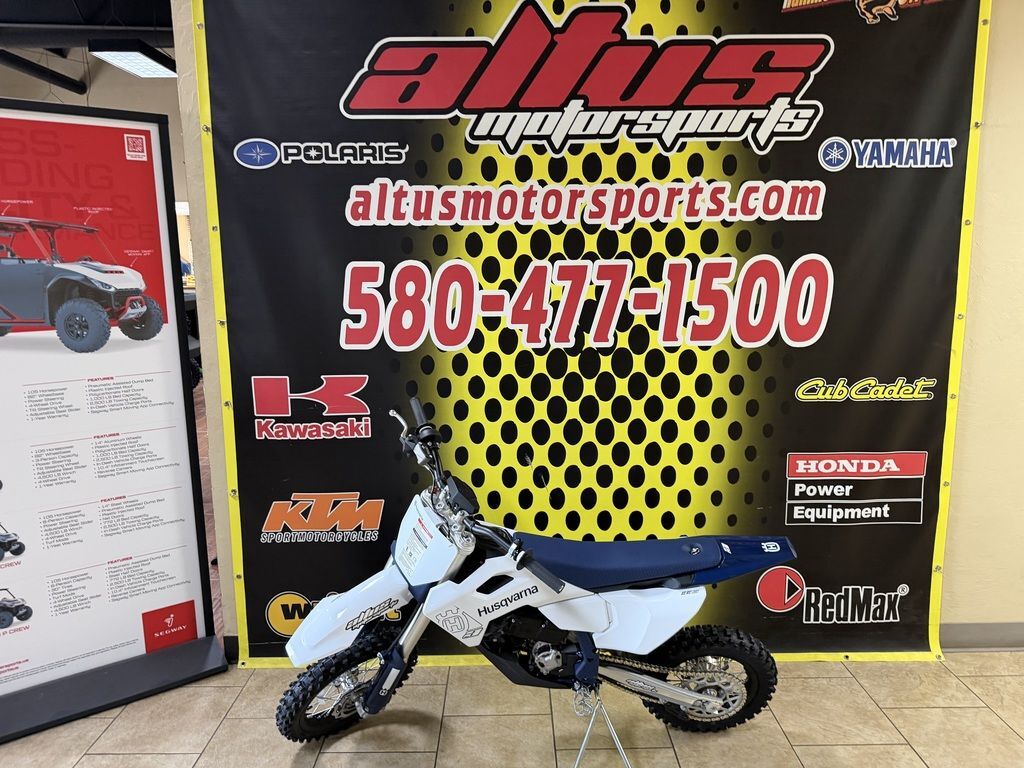 2027 Husqvarna® EE5 5 in Altus, OK