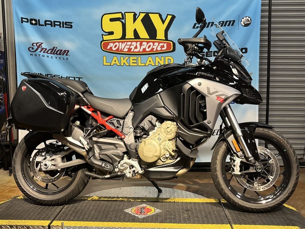 2025 Ducati Multistrada V4 S Travel & Radar Thrilling Black V4 S in Lakeland, FL