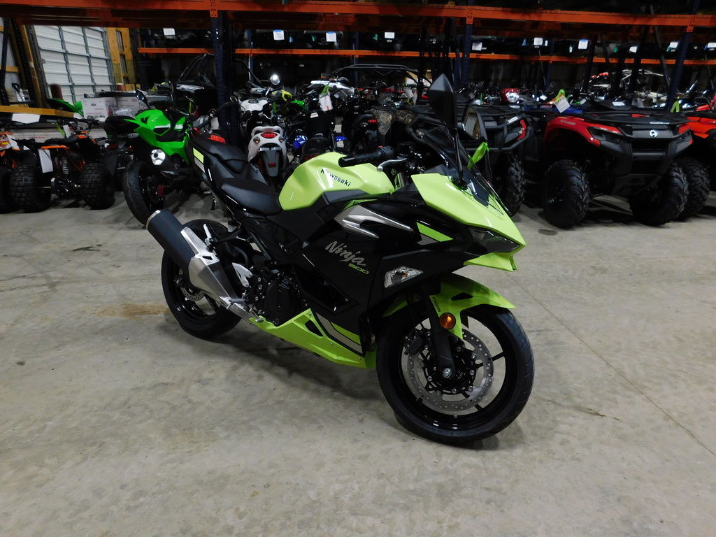 2026 Kawasaki Ninja® 500 ABS Metallic Yellowish Green/Ebony ABS in Kalamazoo, MI