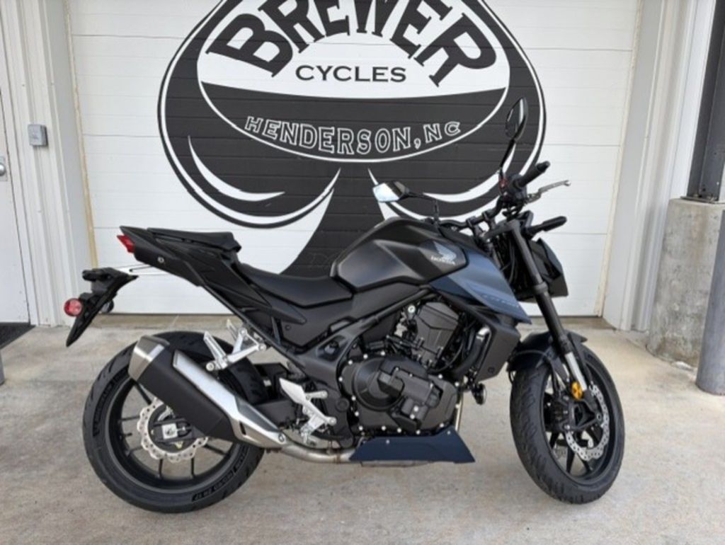 2026 Honda® CB750 Hornet E-Clutch E-CLUTCH in Henderson, NC