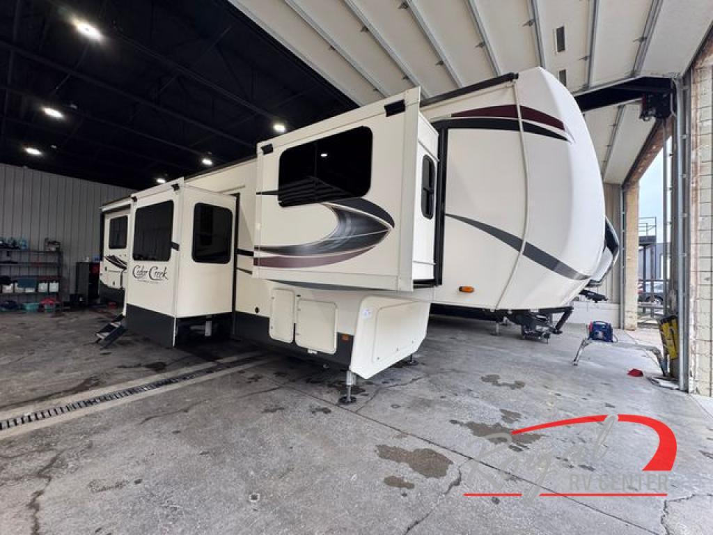 2020 Forest River Rv Cedar Creek Silverback 37RTH in middlebury IN