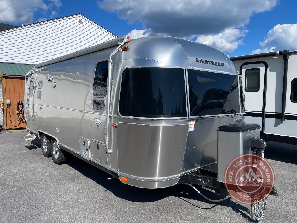 2021 Airstream Flying Cloud 25FB Queen in rochester NH