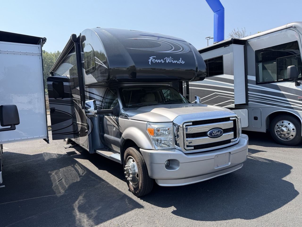 2017 Thor Motor Coach Four Winds Super C 35SB in fife WA