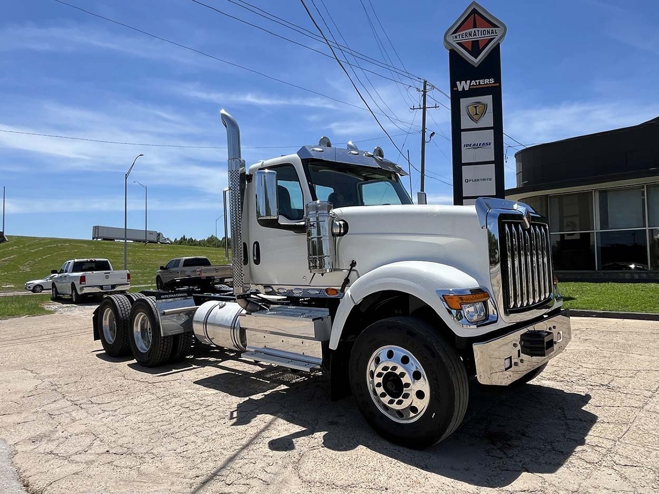2027 INTERNATIONAL HX 520 in Columbus, MS
