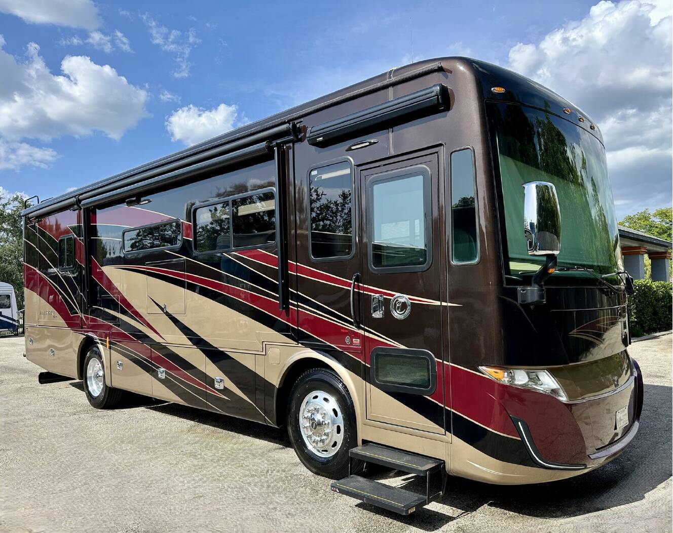 A photo of this 2020 Tiffin Allegro Red 33 AA