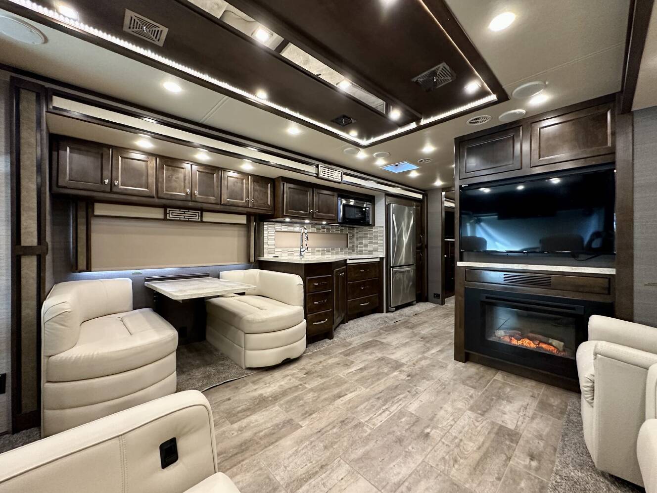 A photo of this 2020 Tiffin Allegro Red 33 AA
