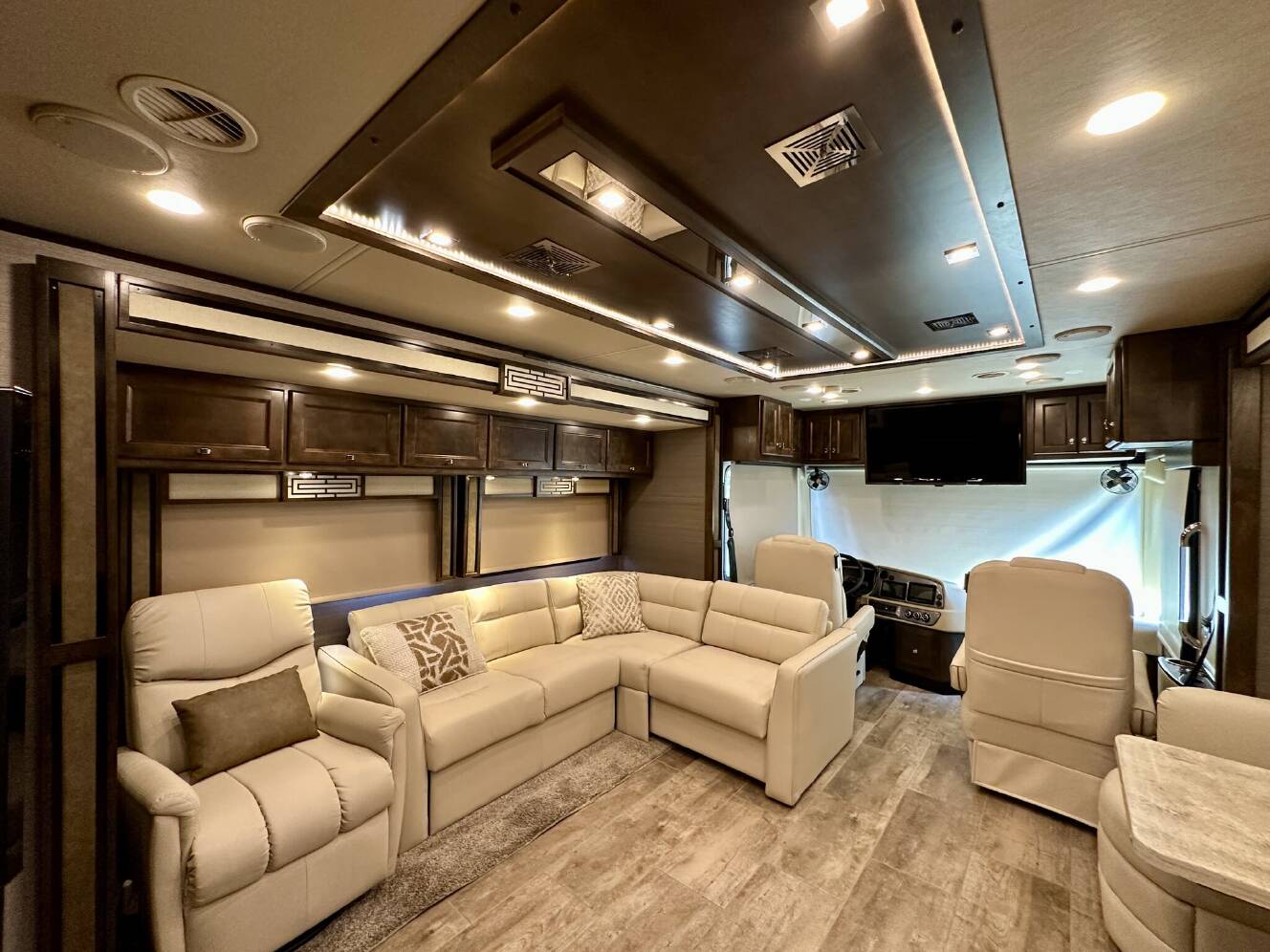 A photo of this 2020 Tiffin Allegro Red 33 AA