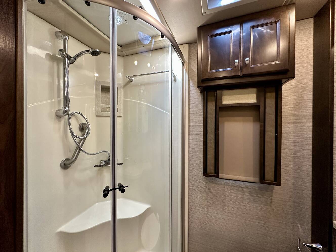 A photo of this 2020 Tiffin Allegro Red 33 AA