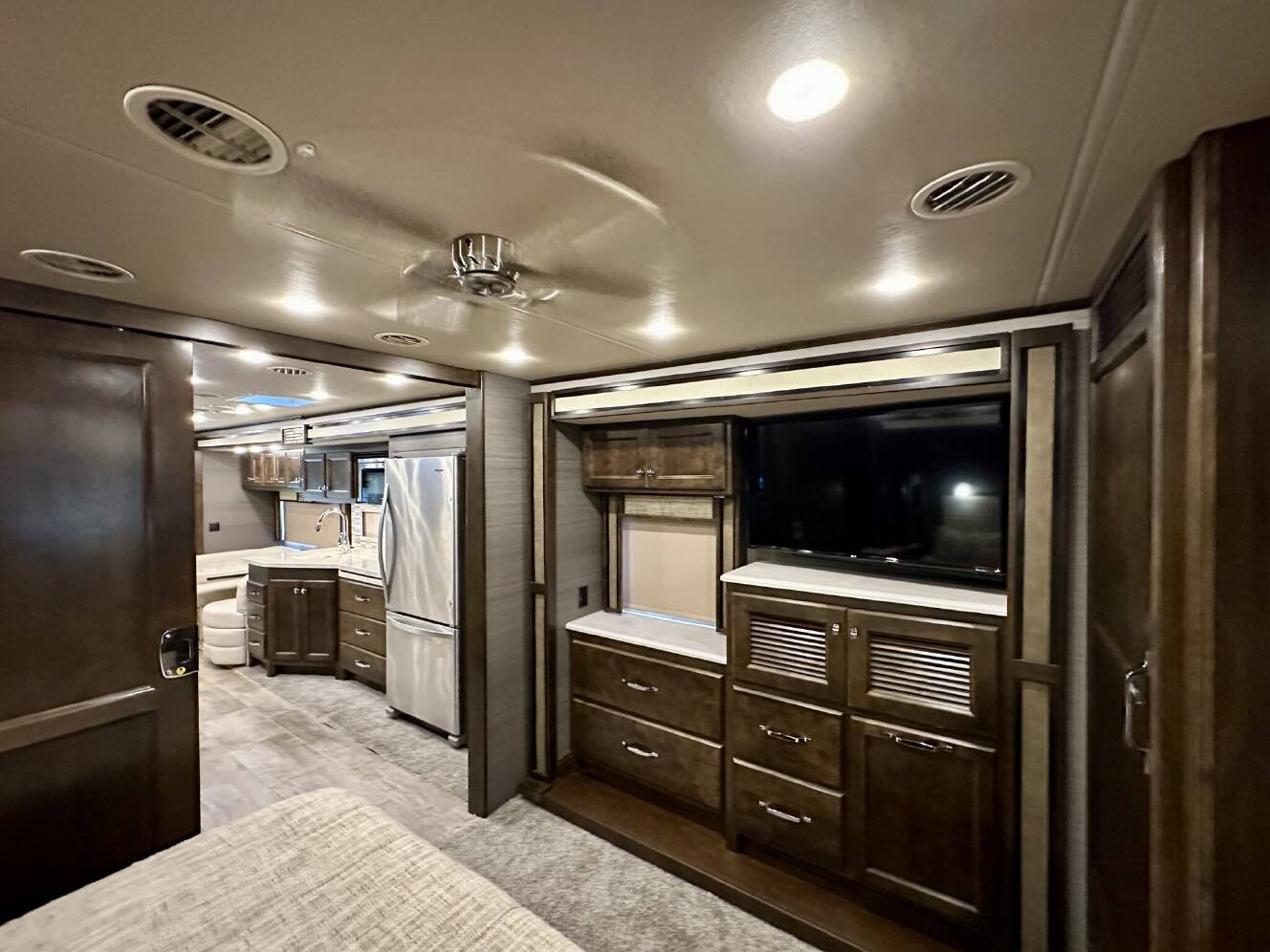 A photo of this 2020 Tiffin Allegro Red 33 AA