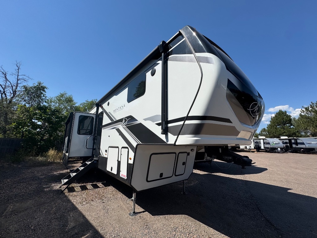 2024 Keystone Montana High Country 389BH in frederick CO