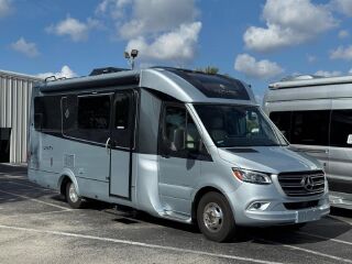 2022 LEISURE TRAVEL UNITY U 24 MBL