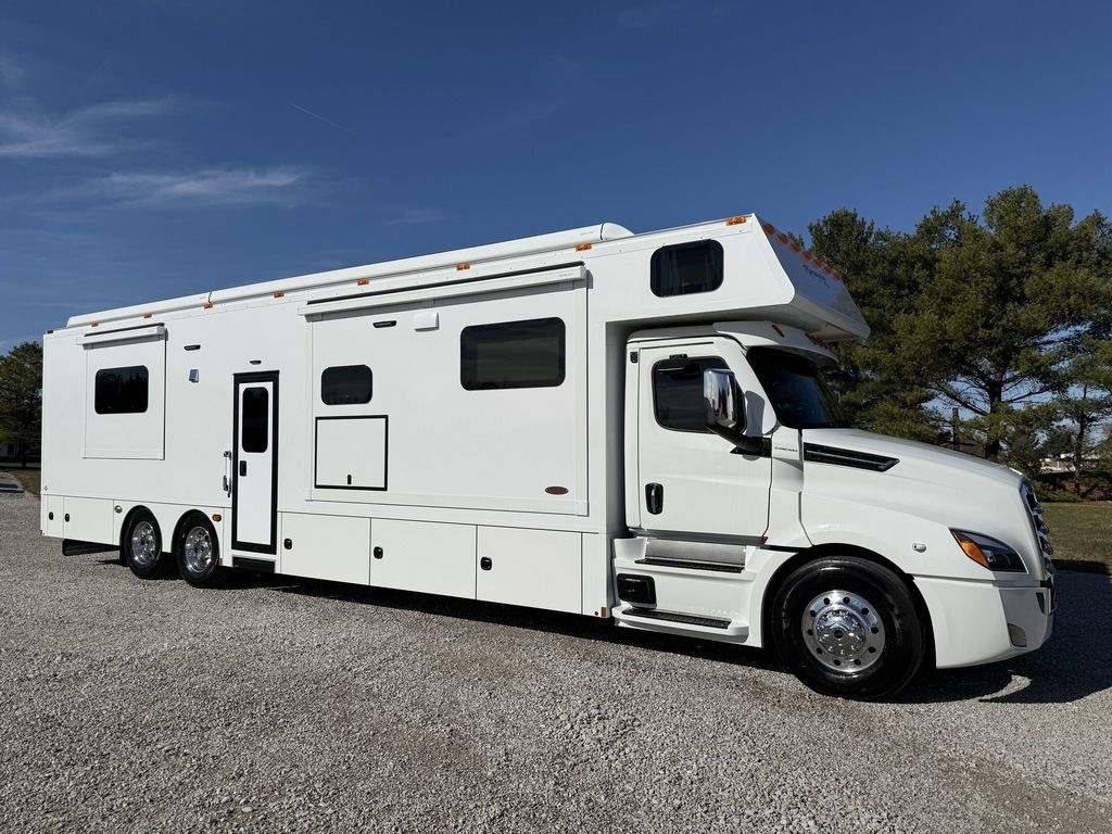 2027 Renegade 45' Quad Slide Motorcoach in scott city MO