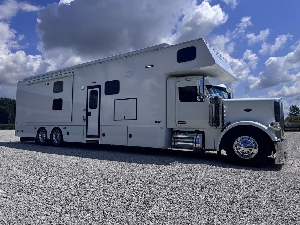 2027 Renegade Peterbilt 589 in scott city MO