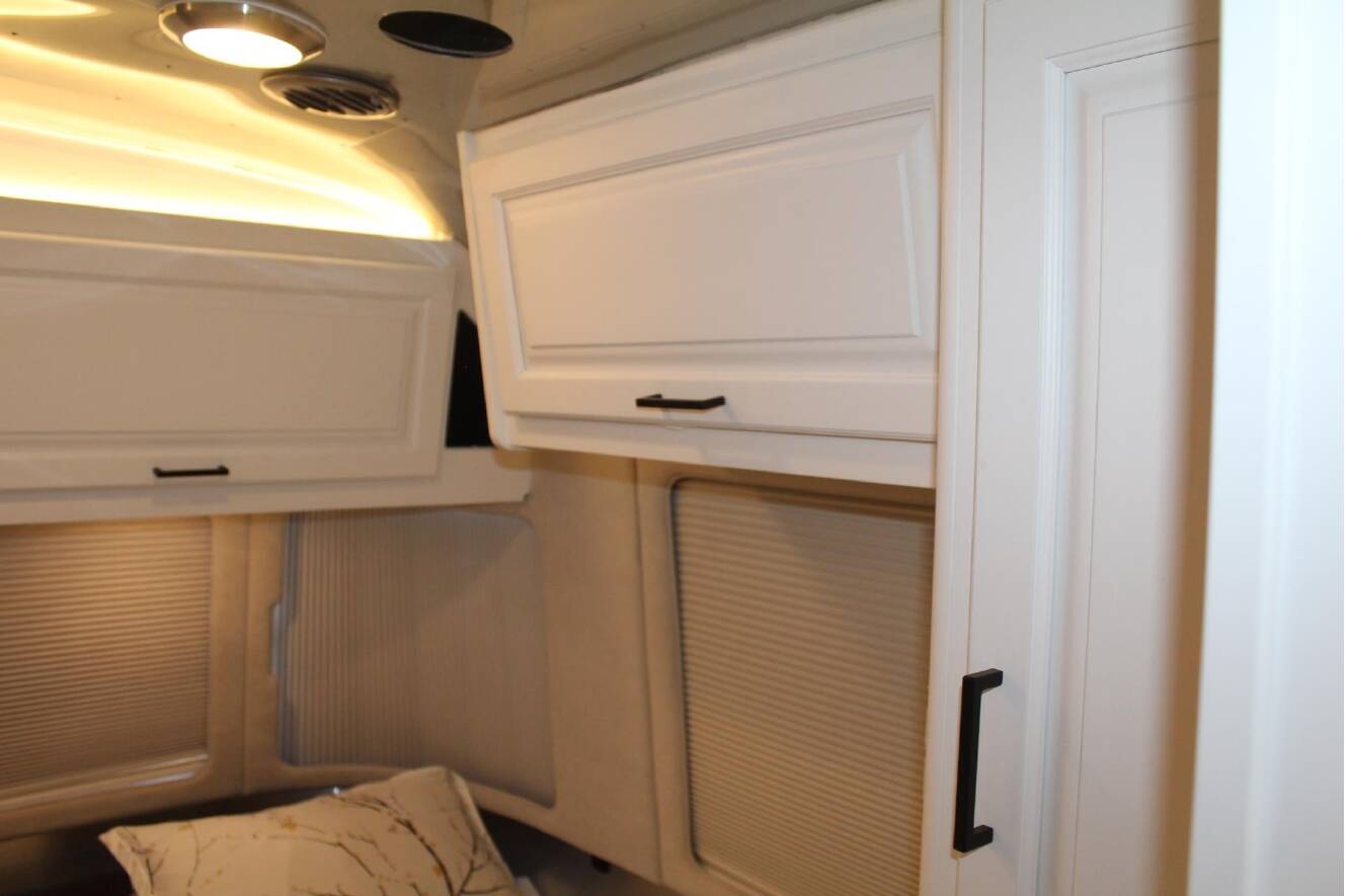 A photo of this 2017 Airstream CLASSIC 30RB