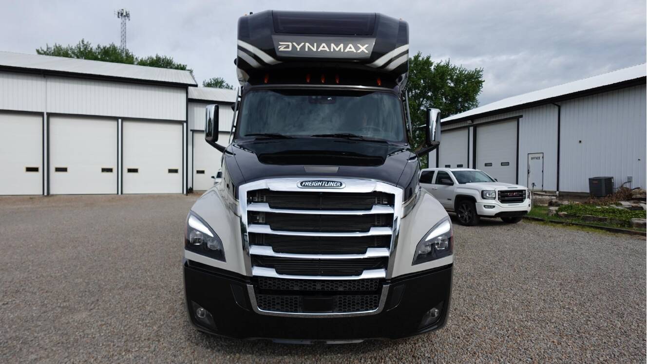 A photo of this 2027 Dynamax GRAND SPORT 45CB