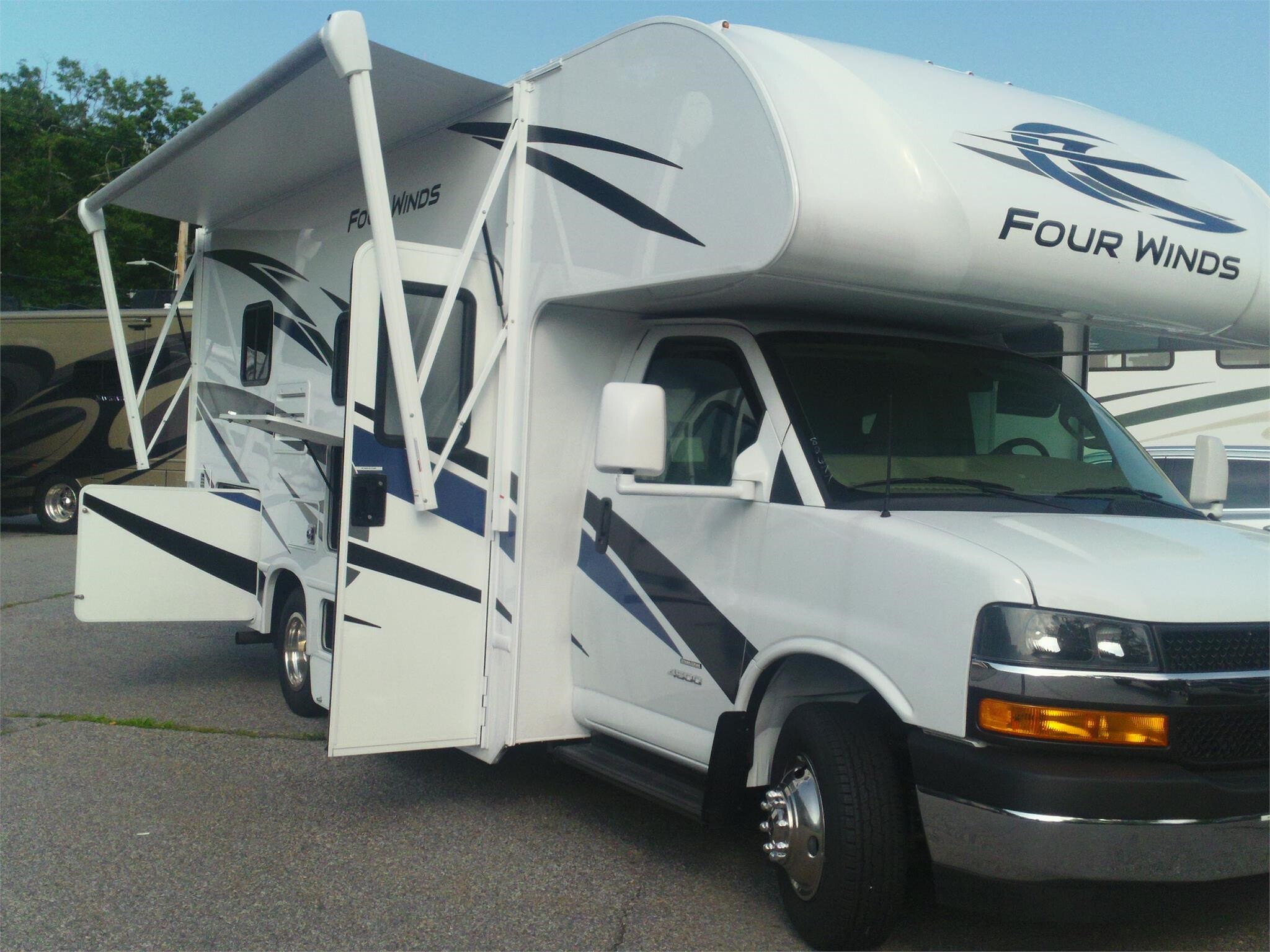 2022 Thor Motor Coach FOUR WINDS 25M in boylston MA