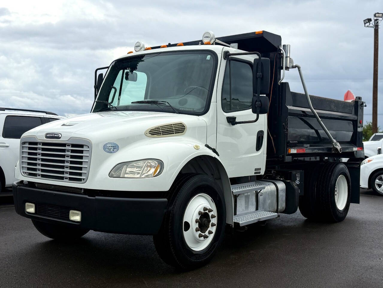 2011 FREIGHTLINER BUSINESS CLASS M2 106 in Tualatin, OR