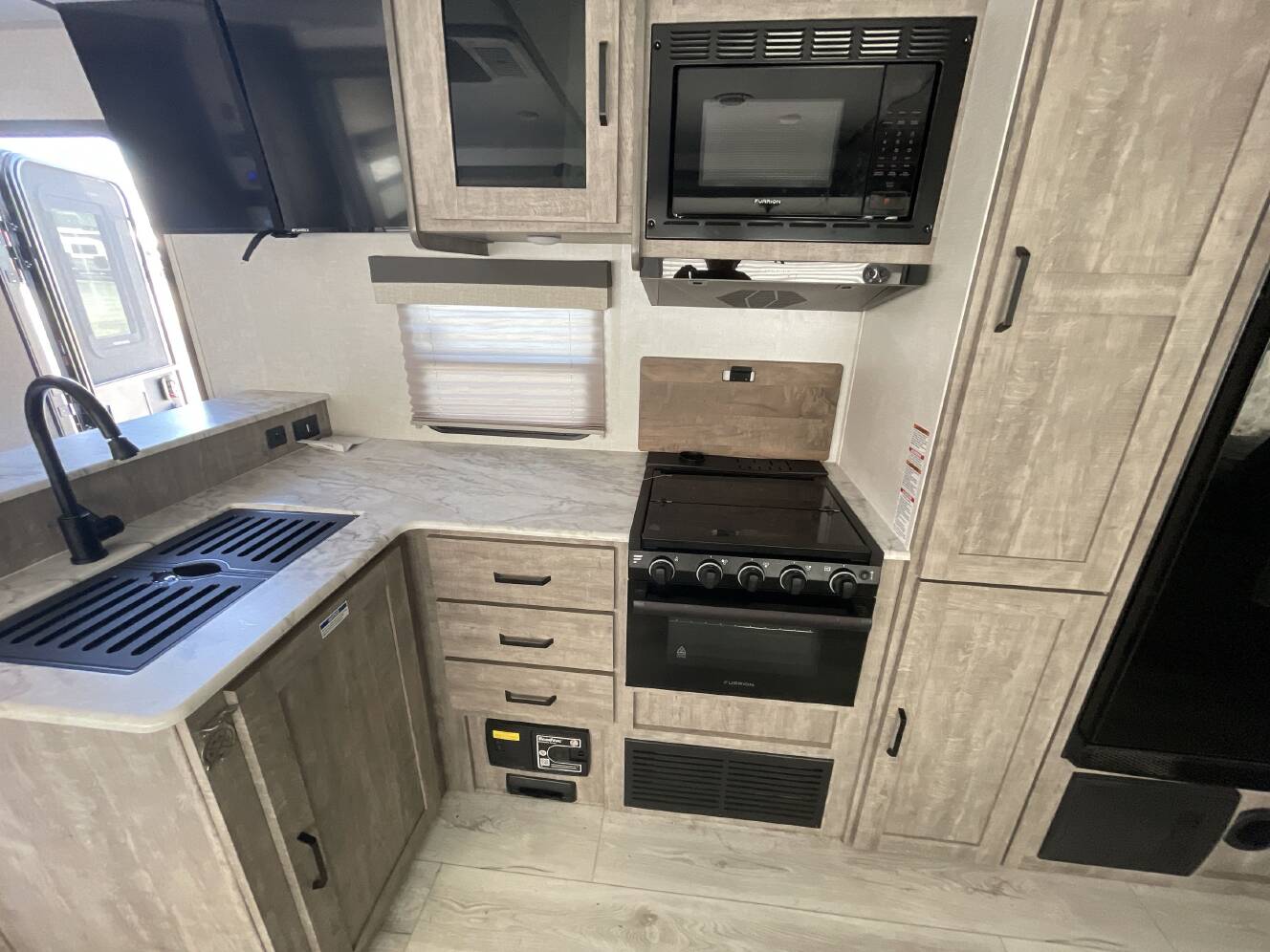 A photo of this 2023 Forest River SURVEYOR 276BHLE