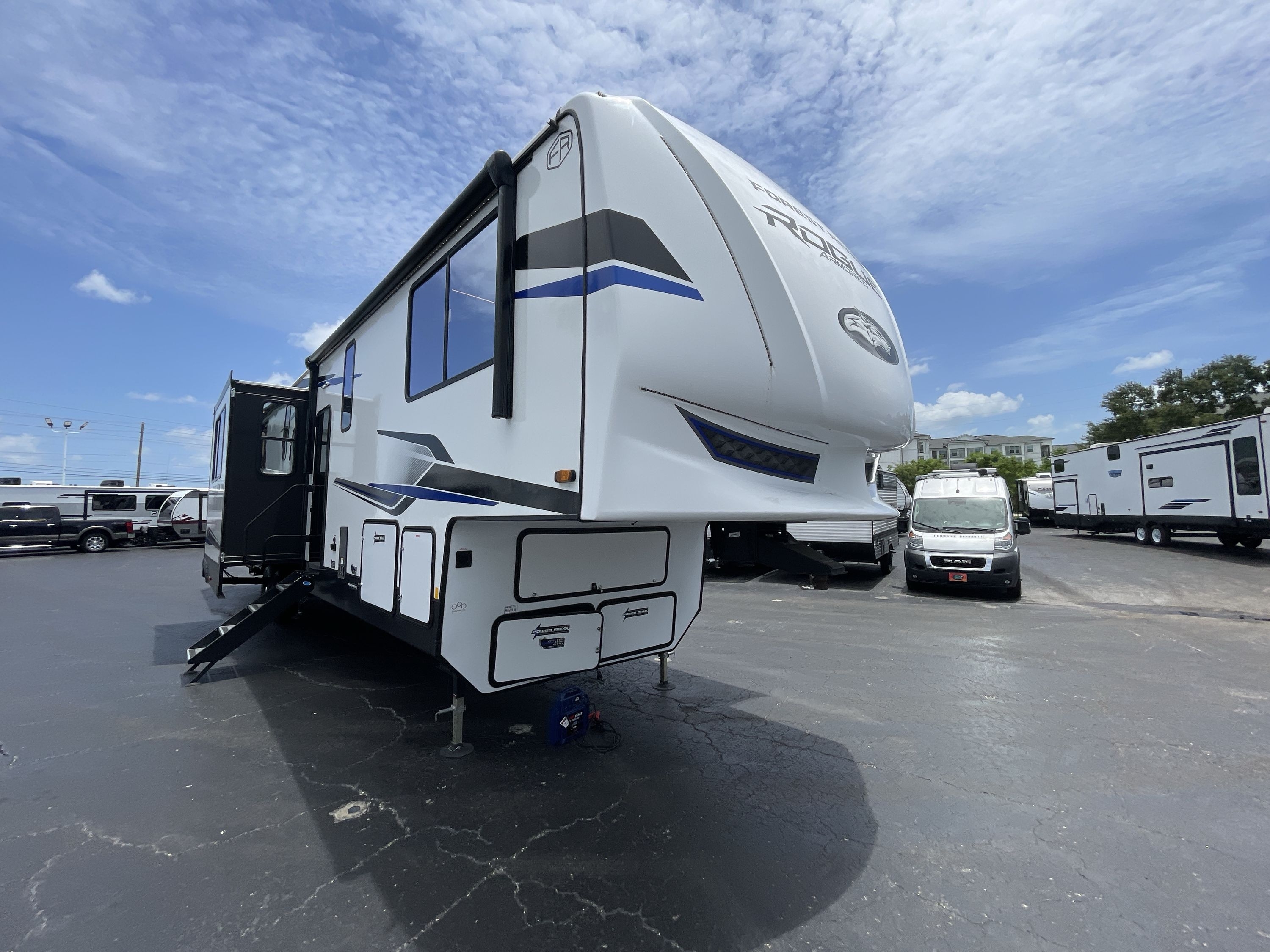 2025 Forest River ROGUE ARMORED 351G2 Fifth Wheel Toy Hauler RV