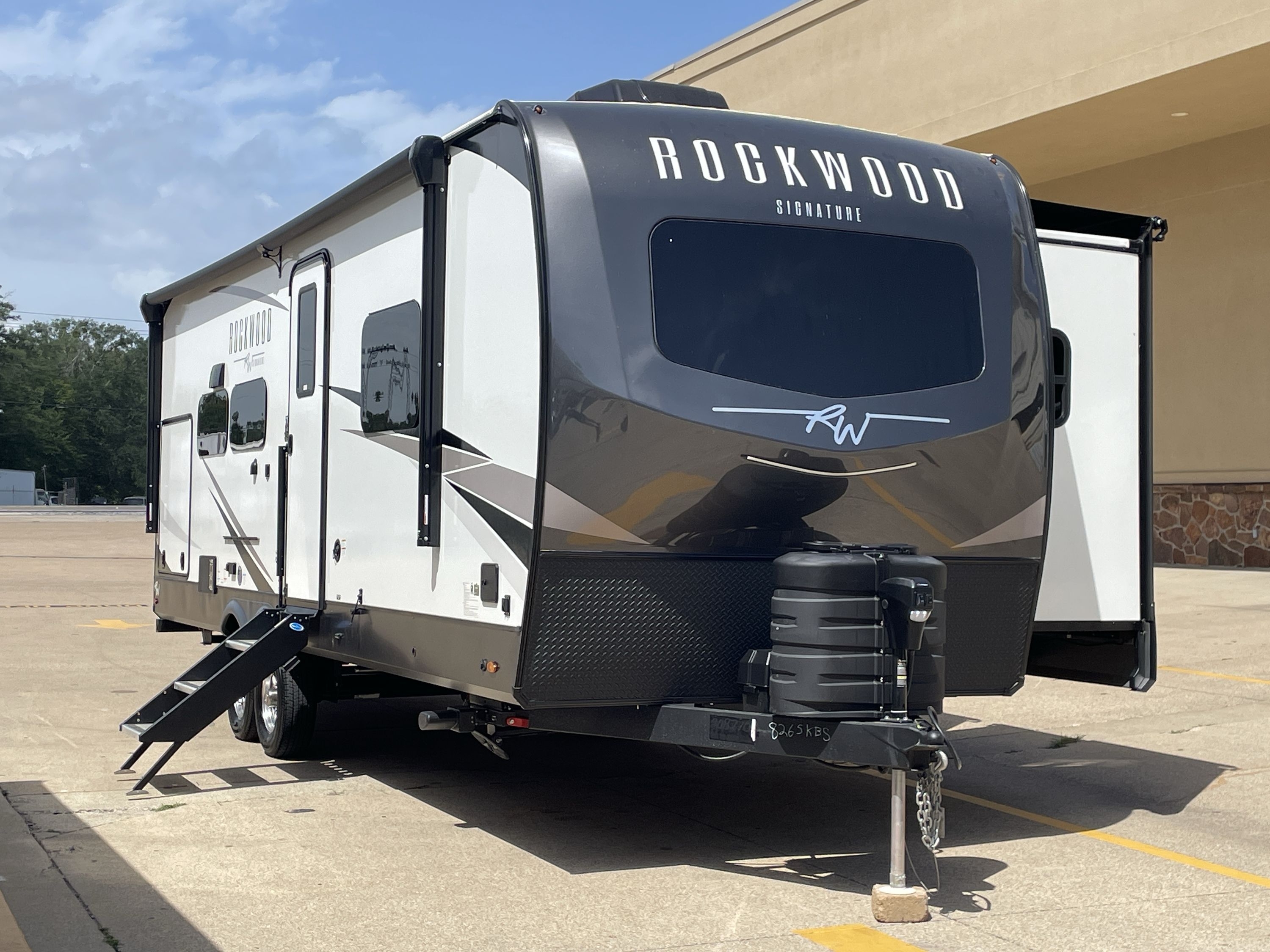 2025 Forest River ROCKWOOD SIGNATURE 8265KBS RV