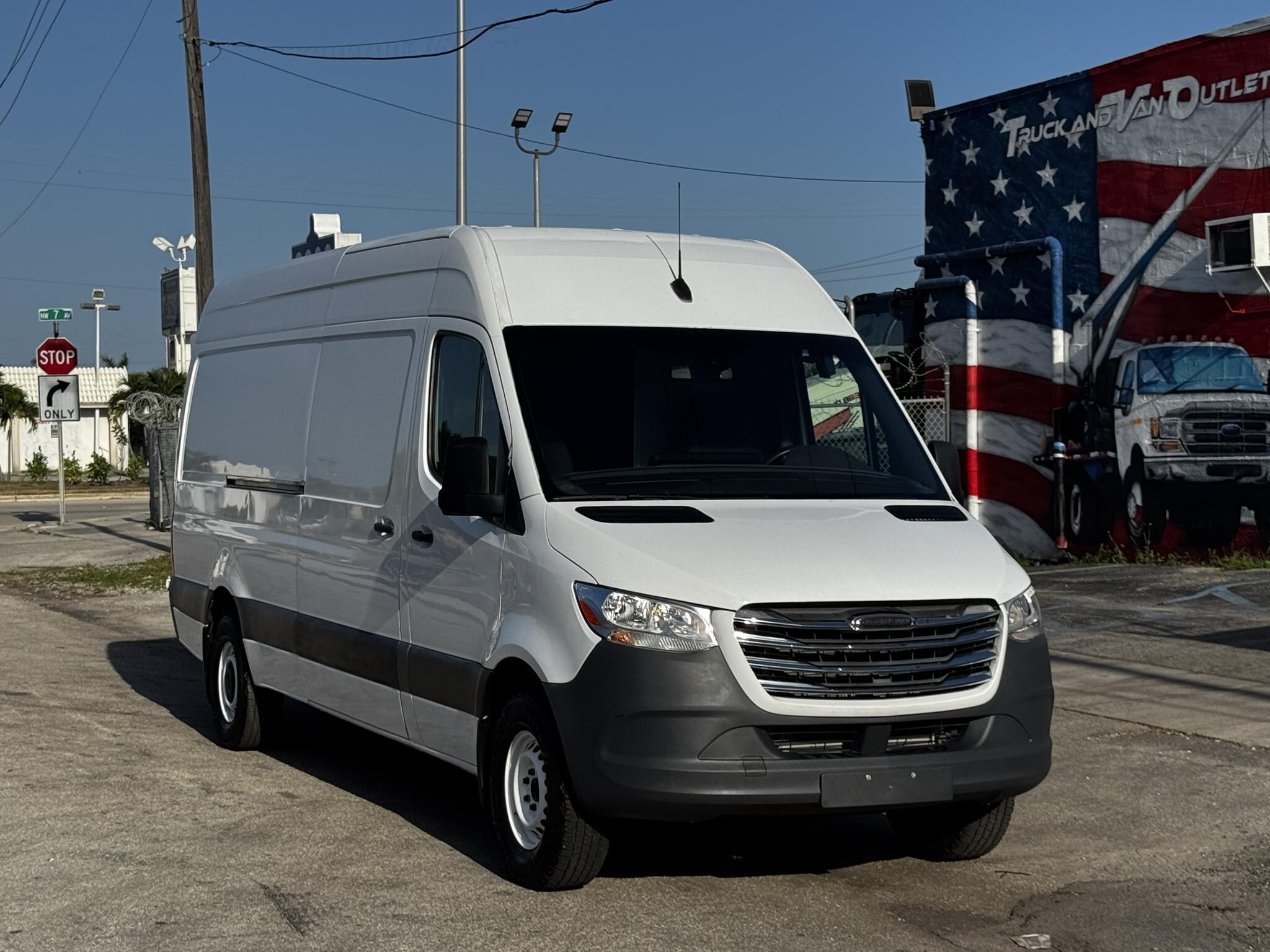 2019 FREIGHTLINER SPRINTER in Miami, FL