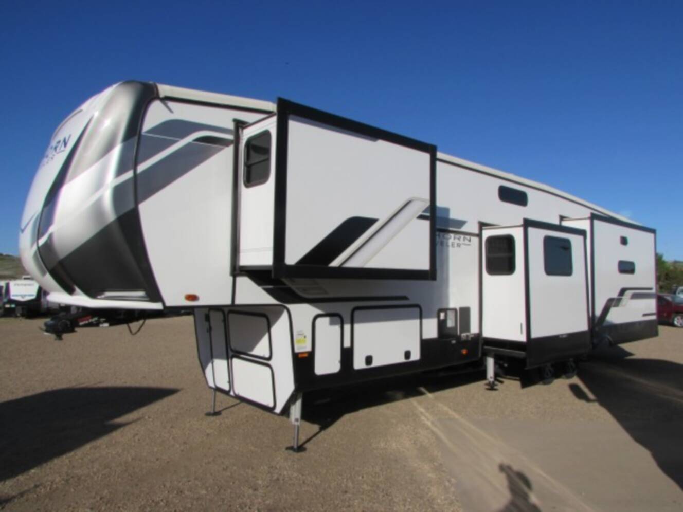 A photo of this 2023 Heartland BIGHORN M39MB