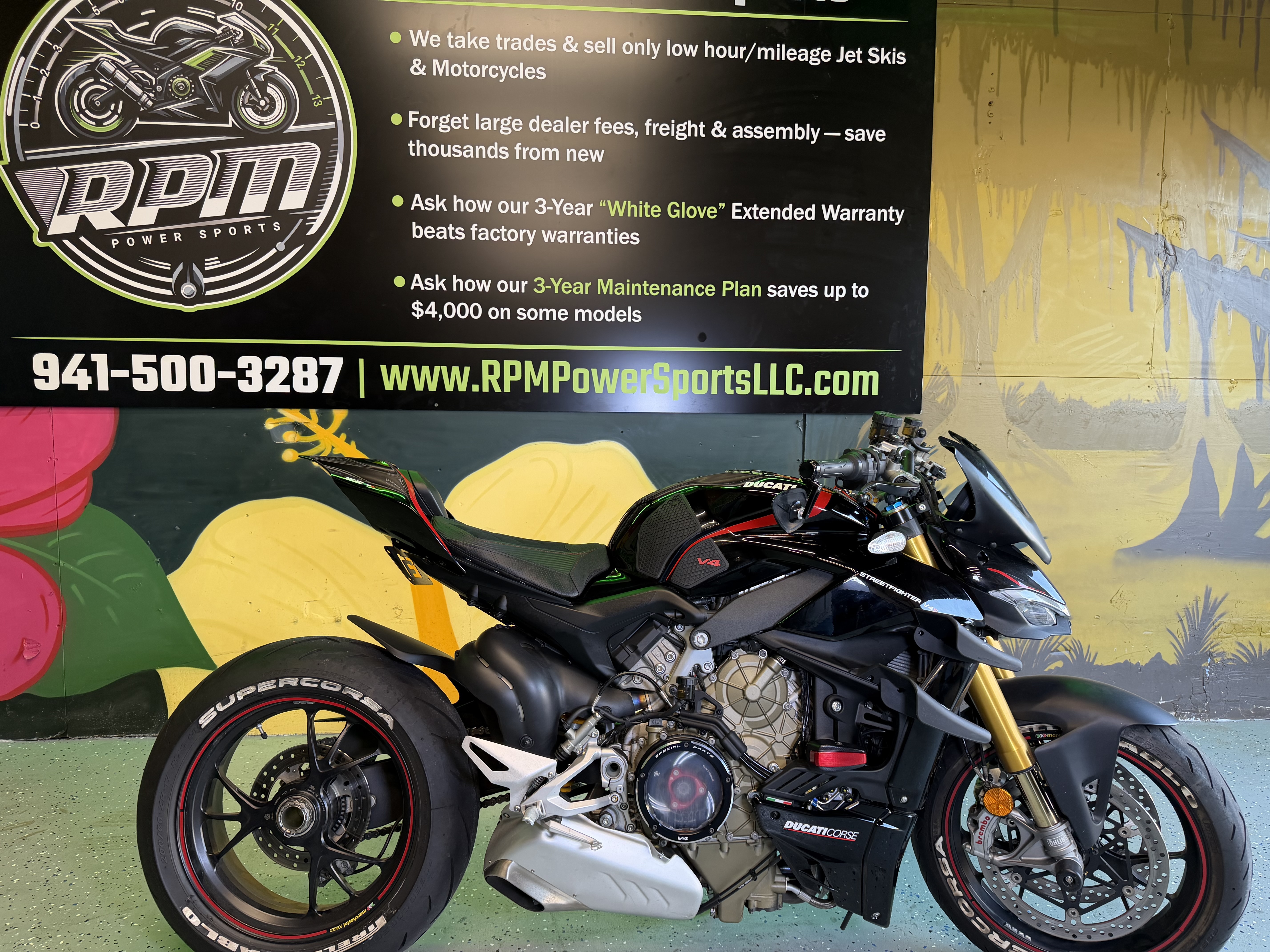 2022 Ducati STREETFIGHTER V4 S, onnly 5585 Miles, Warranty V2 in Sarsota, FL