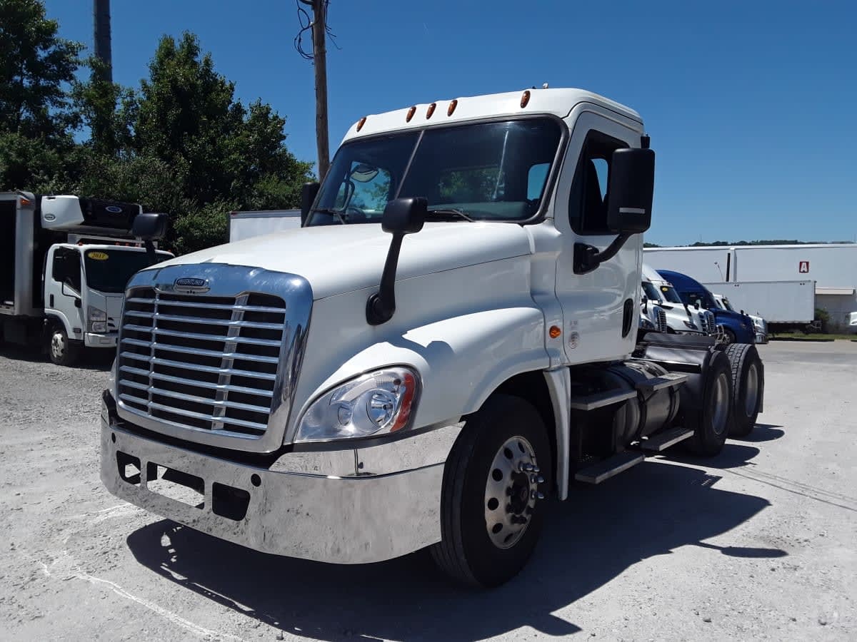 2018 FREIGHTLINER CASCADIA 125 in Pittsburgh, PA