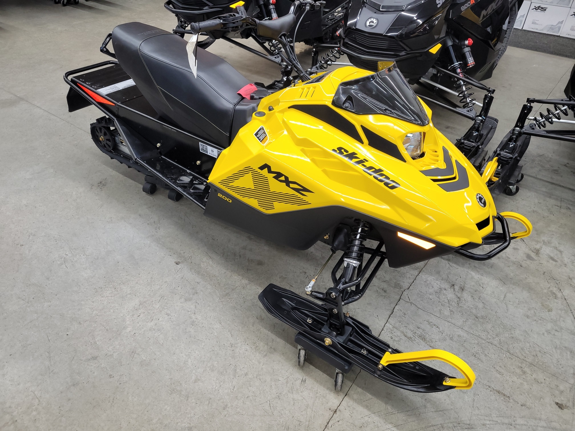 2025 Ski-Doo MXZ 200 in monroe WI