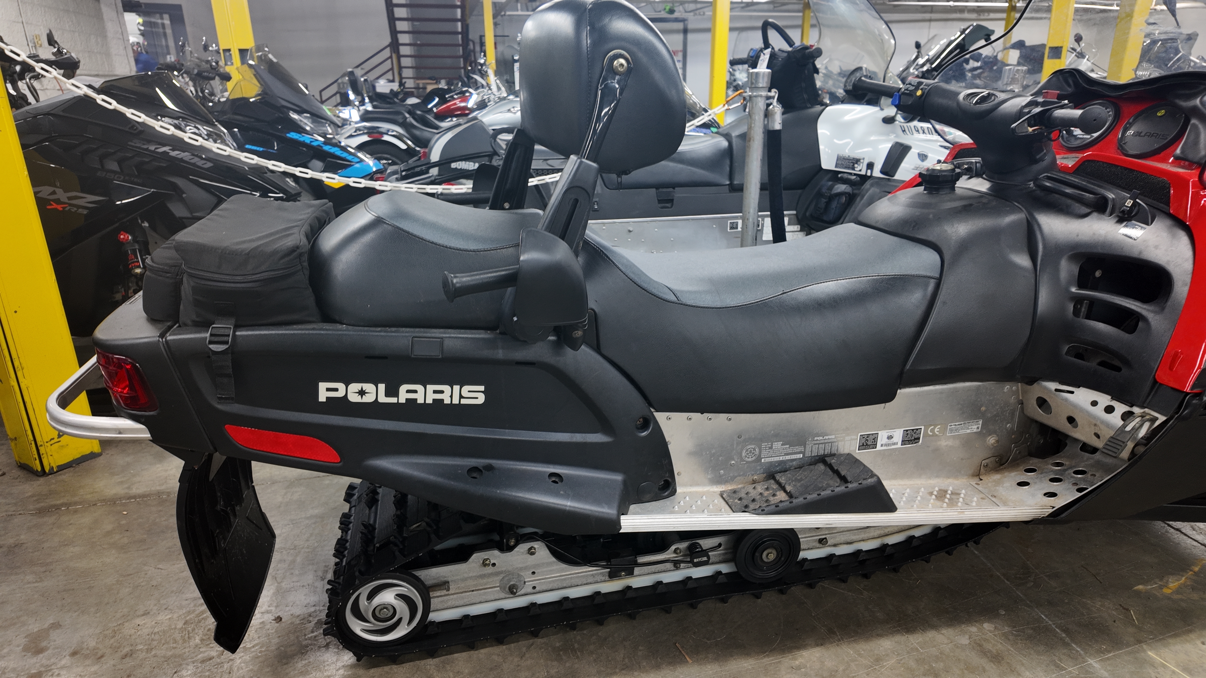 2010 Polaris TRAIL TOUR 550 FAN Snowmobile snowmobile
