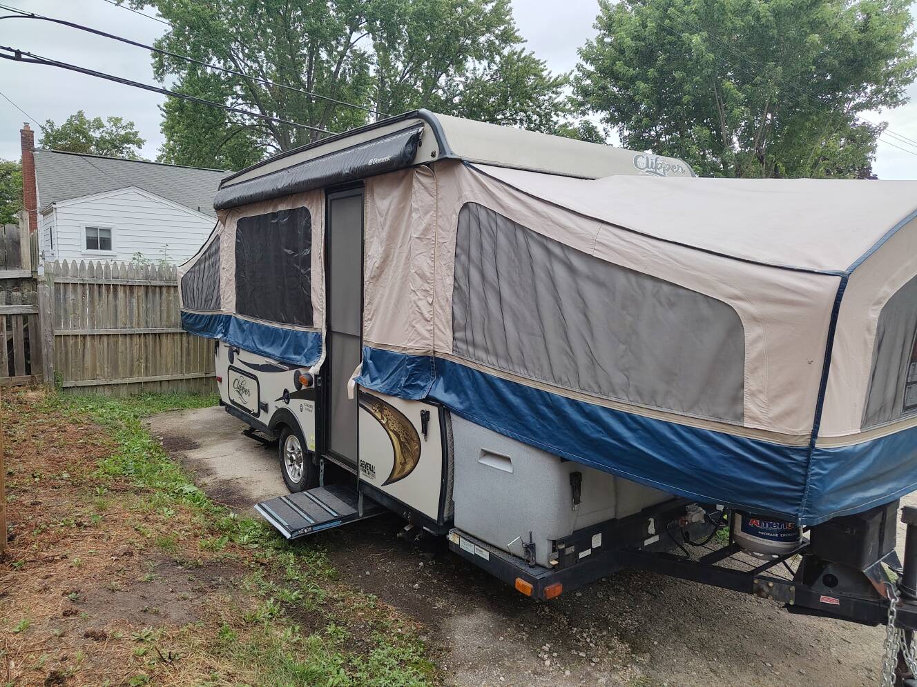 A photo of this 2013 Coachmen CLIPPER 1285SST