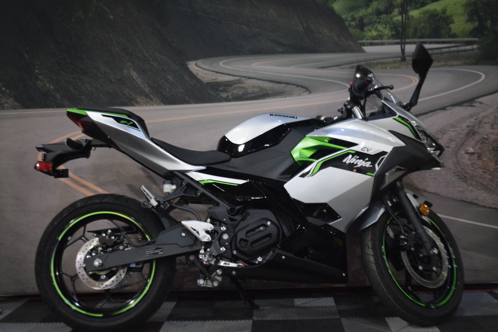 2024 Kawasaki Ninja® e-1 ABS ABS in Chatsworth, CA