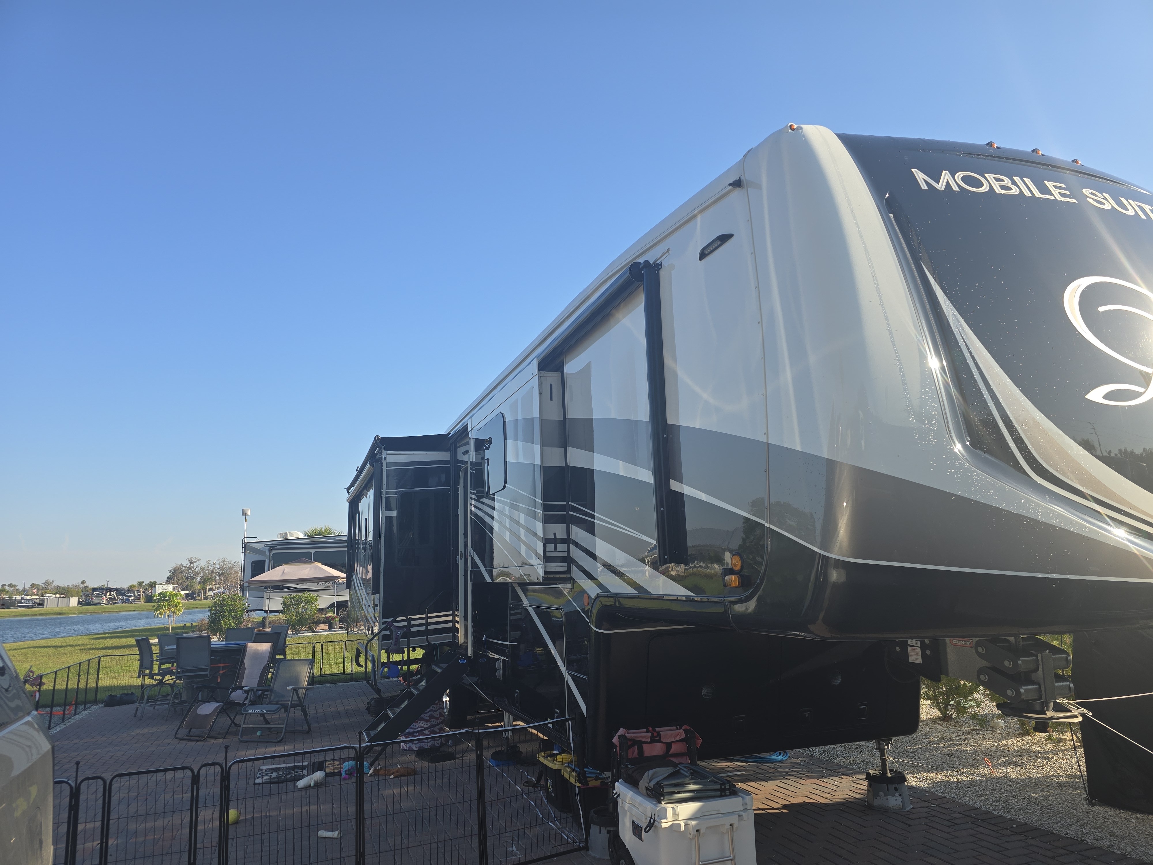 2021 DRV HOUSTON RV